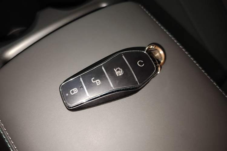 Used BYD Qin PLUS 2025 DM-i Smart Drive 55KM Leading Model Vehicle Key