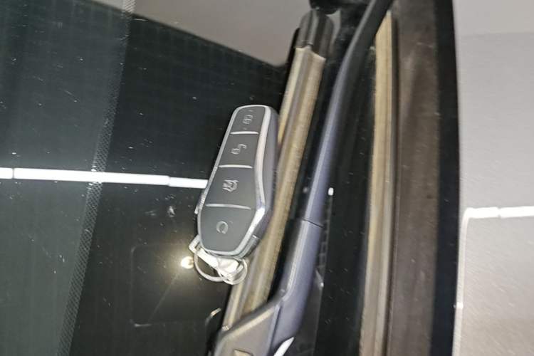 Used BYD Qin PLUS 2025 DM-i Smart Drive 55KM Leading Model Vehicle Key