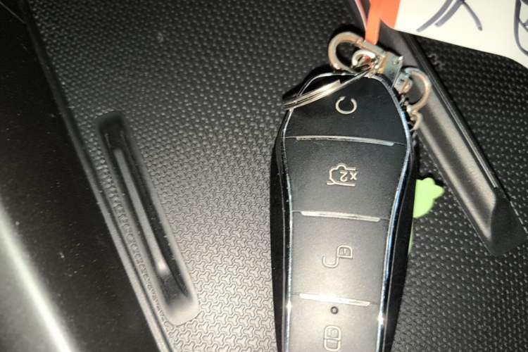 Used BYD Qin PLUS 2025 DM-i Smart Drive 55KM Leading Model Vehicle Key