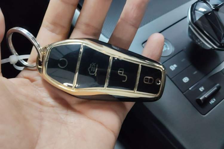 Used BYD Qin PLUS 2025 DM-i Smart Drive 55KM Leading Model Vehicle Key