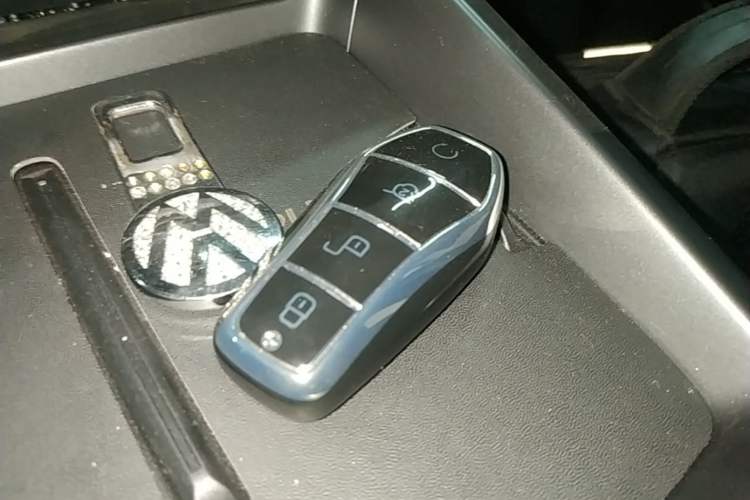 Used BYD Qin PLUS 2025 DM-i Smart Drive 55KM Leading Model Vehicle Key