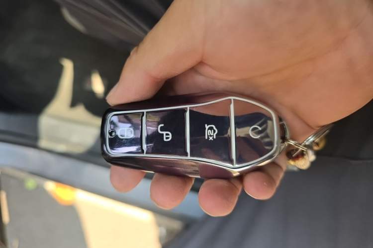 Used BYD Qin PLUS 2025 DM-i Smart Drive 55KM Leading Model Vehicle Key