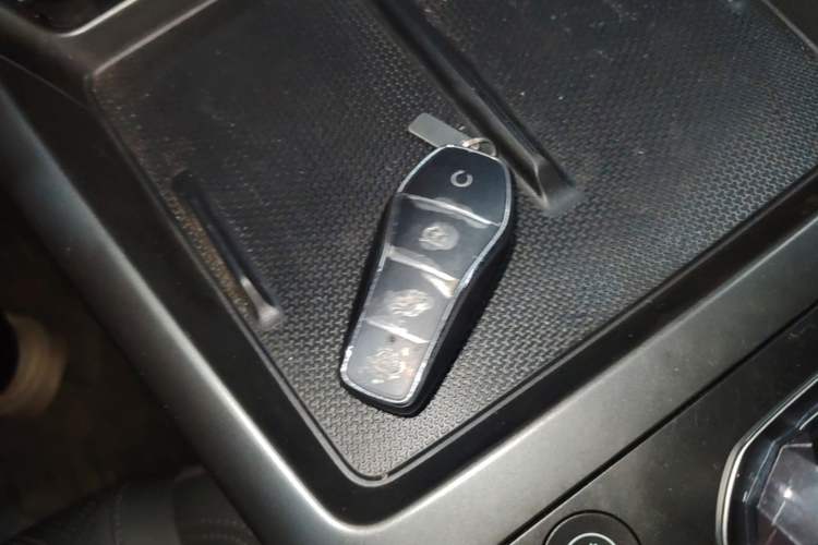 Used BYD Qin PLUS 2025 DM-i Smart Drive 55KM Leading Model Vehicle Key