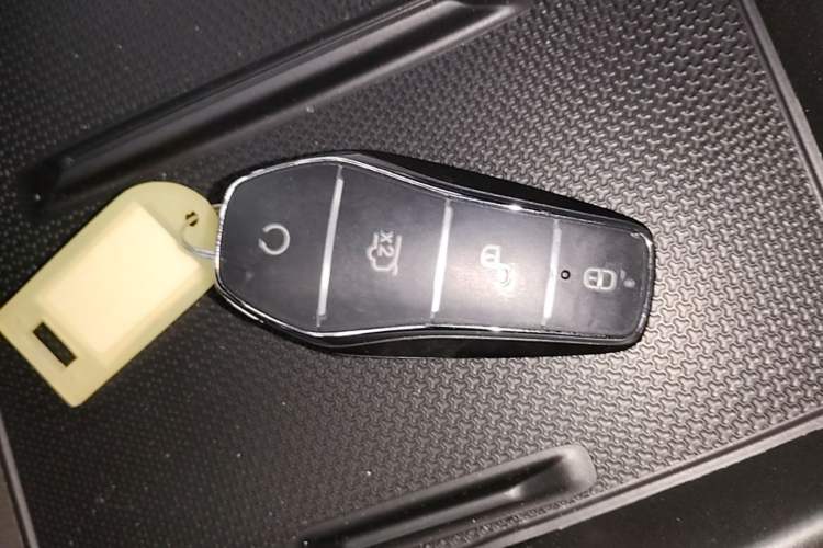 Used BYD Qin PLUS 2025 DM-i Smart Drive 55KM Leading Model Vehicle Key