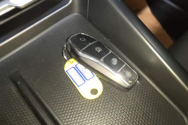 Used BYD Qin PLUS 2025 DM-i Smart Drive 55KM Leading Model Vehicle Key