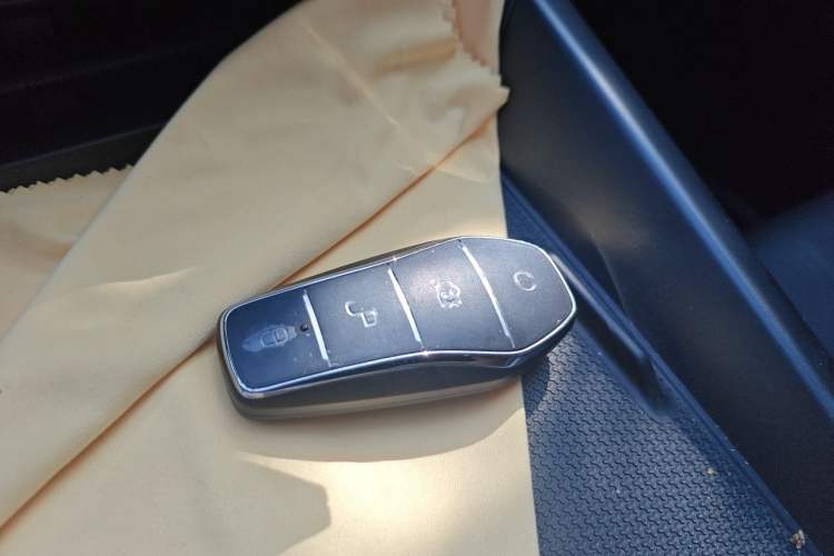 Used BYD Qin PLUS 2025 DM-i Smart Drive 55KM Leading Model Vehicle Key