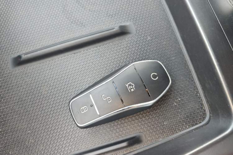 Used BYD Qin PLUS 2025 DM-i Smart Drive 55KM Leading Model Vehicle Key