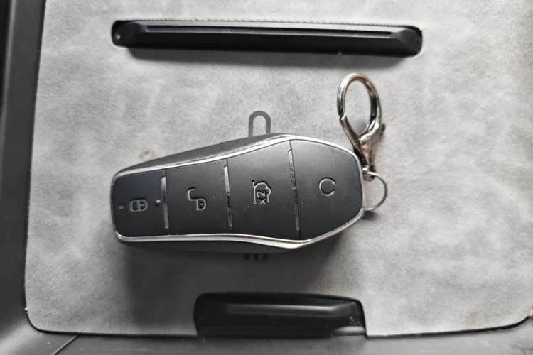 Used BYD Qin PLUS 2025 DM-i Smart Drive 55KM Leading Model Vehicle Key