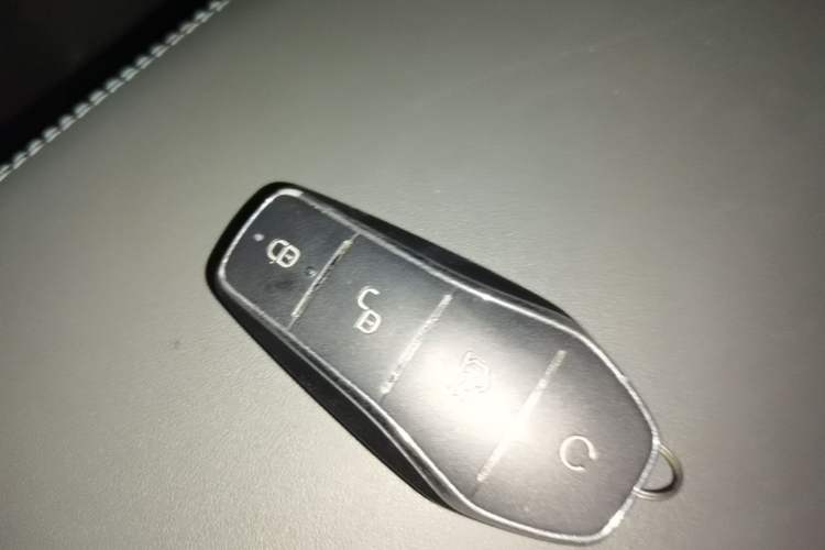 Used BYD Qin PLUS 2025 DM-i Smart Drive 55KM Leading Model Vehicle Key