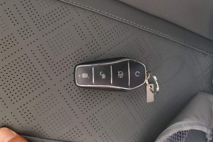 Used BYD Qin PLUS 2025 DM-i Smart Drive 55KM Beyond Model Vehicle Key