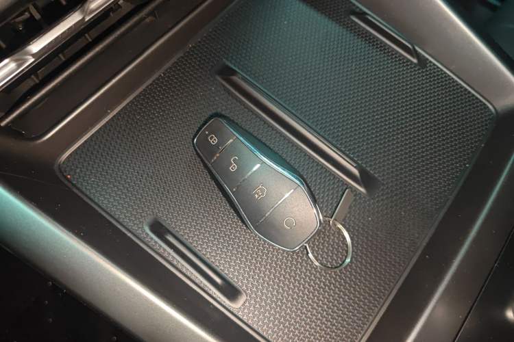 Used BYD Qin PLUS 2025 DM-i Smart Drive 55KM Leading Model Vehicle Key