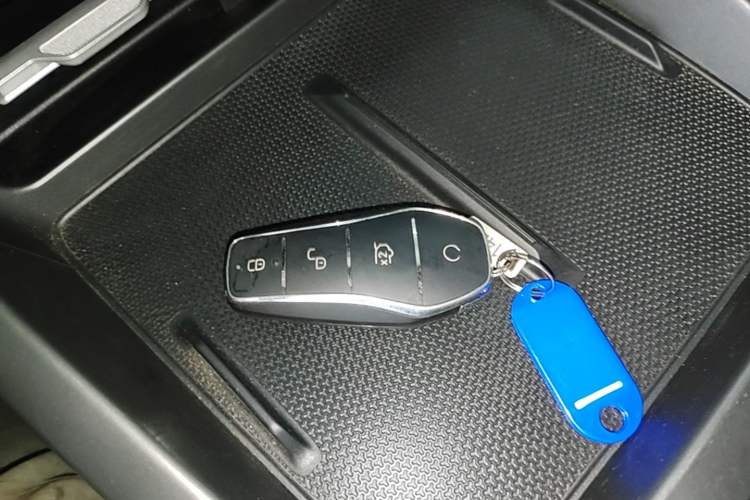 Used BYD Qin PLUS 2025 DM-i Smart Drive 55KM Leading Model Vehicle Key