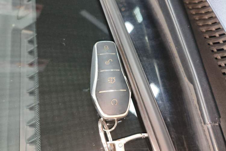 Used BYD Qin PLUS 2025 DM-i Smart Drive 55KM Leading Model Vehicle Key