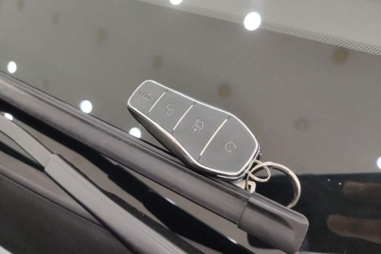 Used BYD Qin PLUS 2025 DM-i Smart Drive 55KM Leading Model Vehicle Key