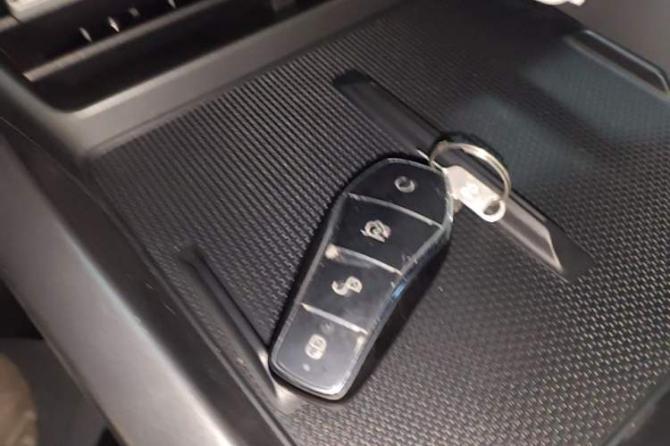 Used BYD Qin PLUS 2025 DM-i Smart Drive 55KM Leading Model Vehicle Key