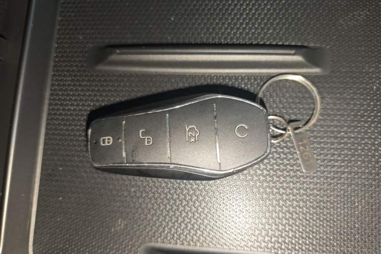 Used BYD Qin PLUS 2025 EV Smart Drive Edition 510KM Leading Model Vehicle Key