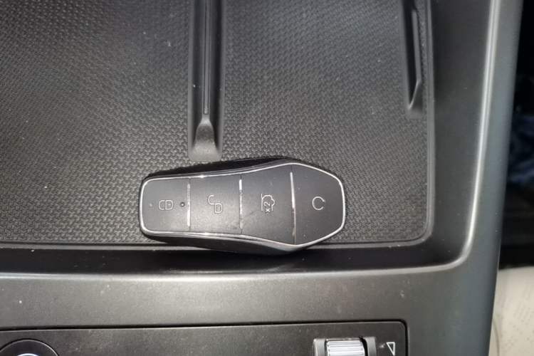 Used BYD Qin PLUS 2025 EV Smart Drive Edition 510KM Leading Model Vehicle Key