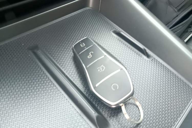 Used BYD Qin PLUS 2025 DM-i Smart Drive 55KM Leading Model Vehicle Key