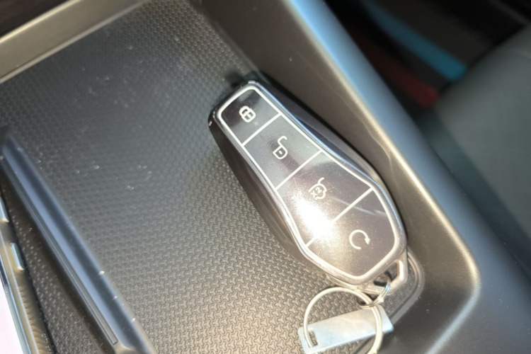 Used BYD Qin PLUS 2025 DM-i Smart Drive 55KM Leading Model Vehicle Key