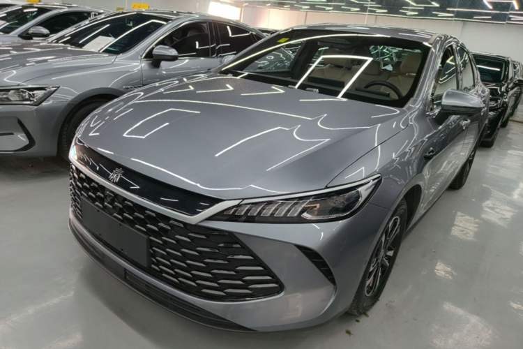 BYD Qin PLUS 2025 DM-i Smart Drive 120KM Superior Model