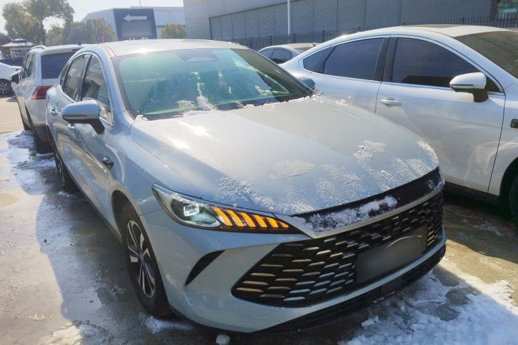 Used BYD Qin PLUS 2025 DM-i Smart Drive 120KM Superior Model Front Right 45 Deg