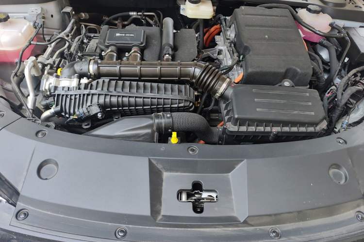 Used BYD Qin PLUS 2025 DM-i Smart Drive 120KM Superior Model Engine Bay