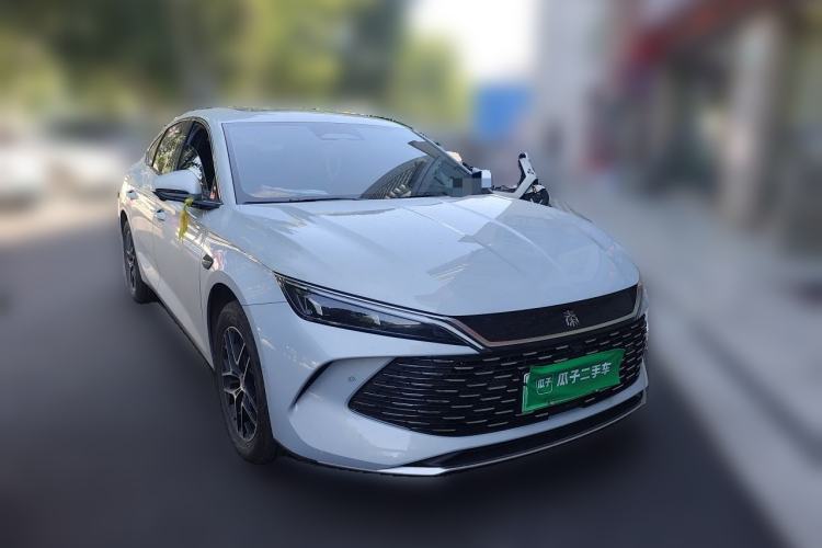 Used BYD Qin PLUS 2025 DM-i Smart Drive 120KM Superior Model Front Right 45 Deg