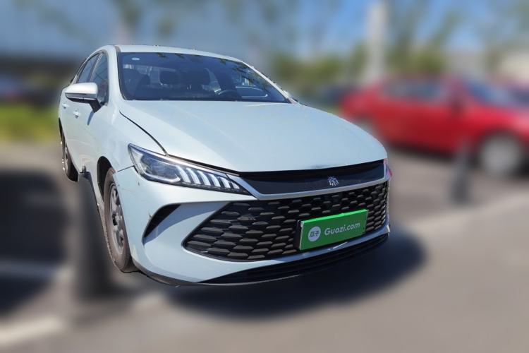Used BYD Qin PLUS 2025 DM-i Smart Drive 55KM Leading Model Front Right 45 Deg