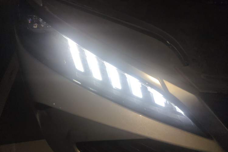 Used BYD Qin PLUS 2025 DM-i Smart Drive 55KM Leading Model Right Front Headlight
