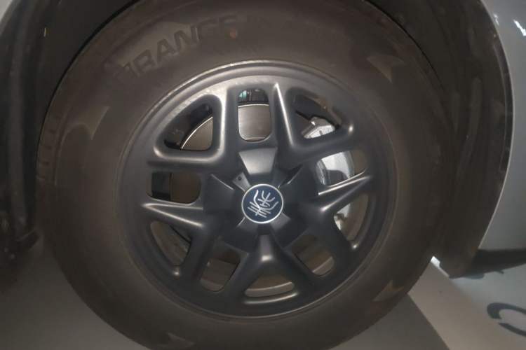 Used BYD Qin PLUS 2025 DM-i Smart Drive 55KM Leading Model Right Front Wheel Hub