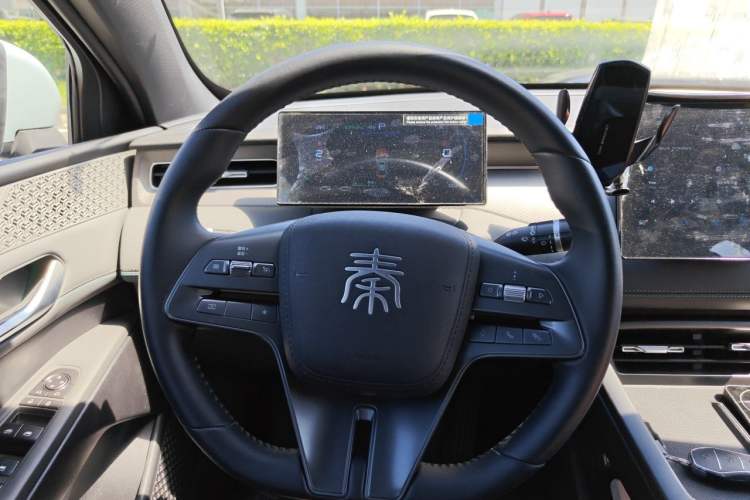 Used BYD Qin PLUS 2025 DM-i Smart Drive 55KM Leading Model Steering Wheel