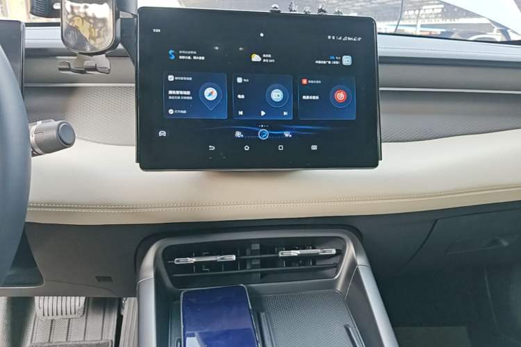 Used BYD Qin PLUS 2025 DM-i Smart Drive 55KM Leading Model Audio And AC Panel