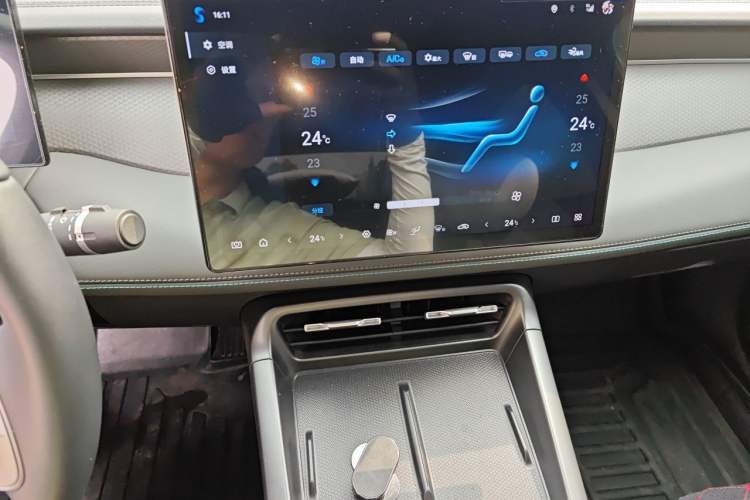 Used BYD Qin PLUS 2025 EV Smart Drive Edition 420KM Leading Model Audio And AC Panel