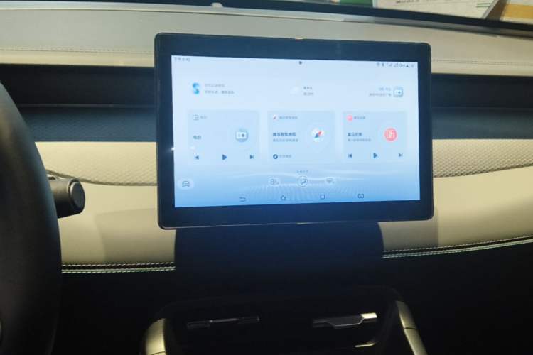 Used BYD Qin PLUS 2025 DM-i Smart Drive 55KM Leading Model Audio And AC Panel