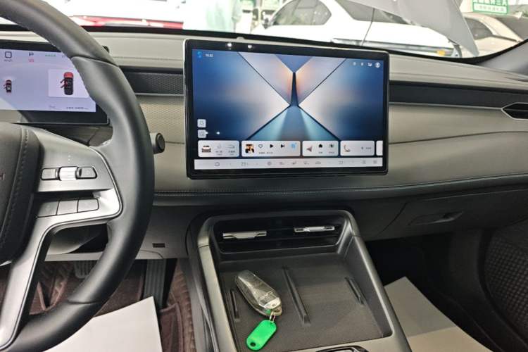 Used BYD Qin PLUS 2025 EV Smart Drive Edition 420KM Leading Model Audio And AC Panel