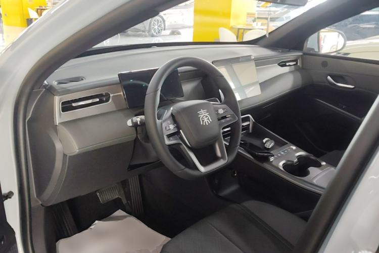Used BYD Qin PLUS  Center Console