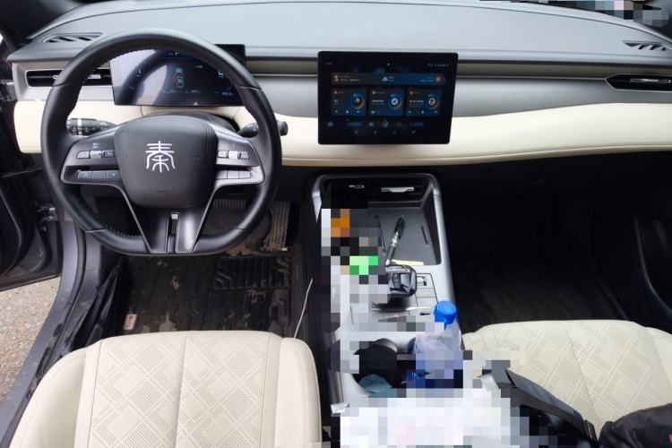 Used BYD Qin PLUS 2025 DM-i Smart Drive 55KM Leading Model Center Console