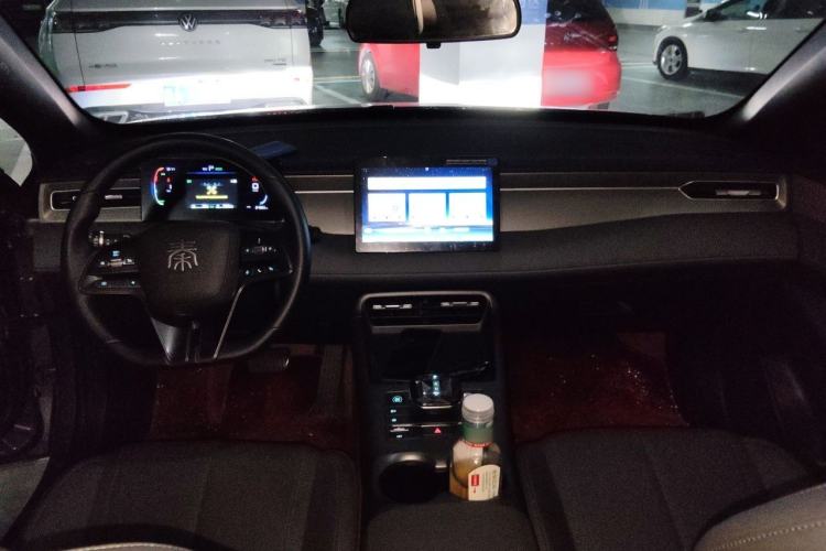 Used BYD Qin PLUS 2025 DM-i Smart Drive 55KM Leading Model Center Console