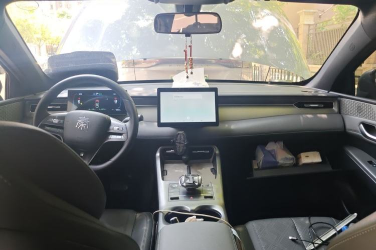 Used BYD Qin PLUS 2025 DM-i Smart Drive 55KM Leading Model Center Console