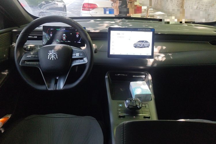 Used BYD Qin PLUS 2025 DM-i Smart Drive 55KM Leading Model Center Console