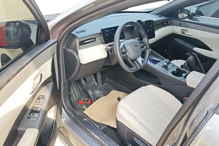 Used BYD Qin PLUS 2025 DM-i Smart Drive 55KM Leading Model Driver Seat