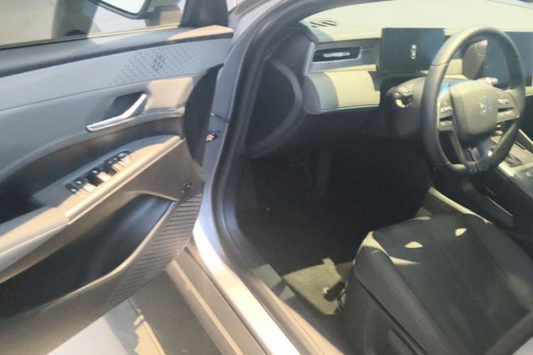 Used BYD Qin PLUS 2025 DM-i Smart Drive 55KM Leading Model Driver Seat