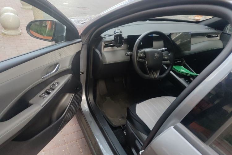 Used BYD Qin PLUS 2025 DM-i Smart Drive 55KM Leading Model Driver Seat