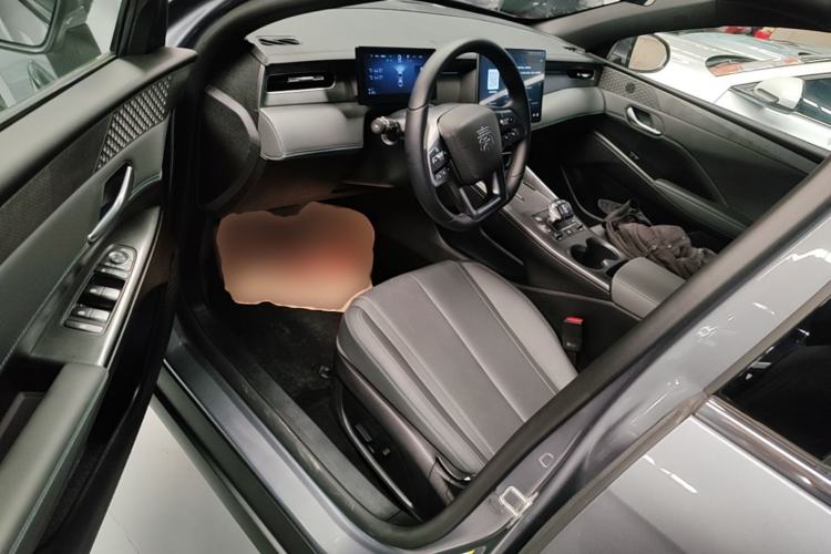 Used BYD Qin PLUS 2025 DM-i Smart Drive 120KM Superior Model Driver Seat
