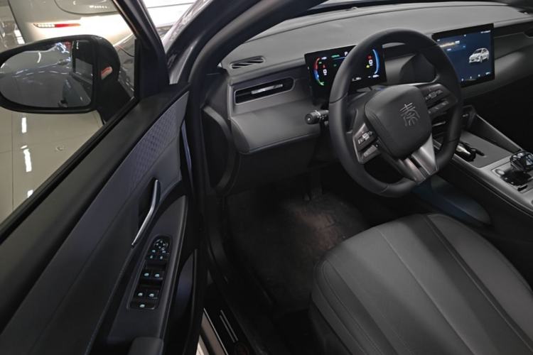 Used BYD Qin PLUS 2025 DM-i Smart Drive 55KM Leading Model Driver Seat