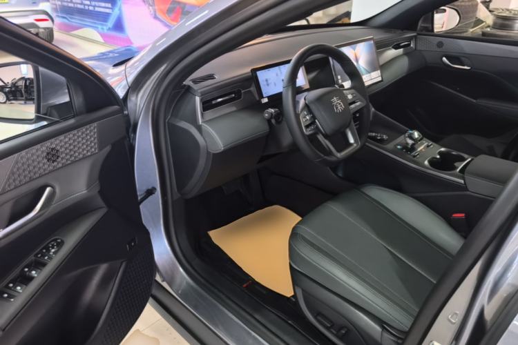 Used BYD Qin PLUS 2025 DM-i Smart Drive 55KM Beyond Model Driver Seat