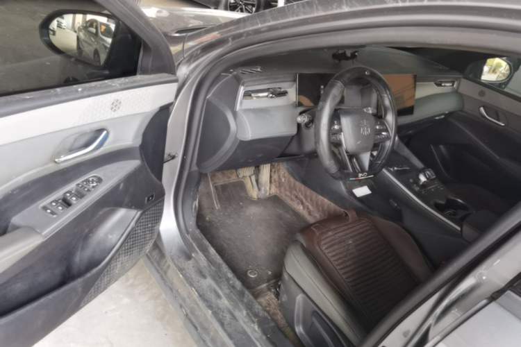Used BYD Qin PLUS 2025 DM-i Smart Drive 55KM Leading Model Driver Seat