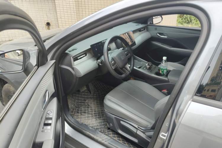 Used BYD Qin PLUS 2025 DM-i Smart Drive 55KM Leading Model Driver Seat