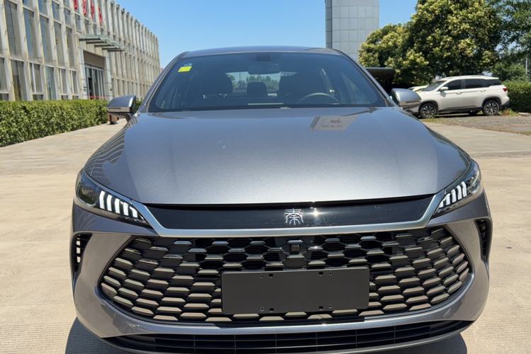 Used BYD Qin PLUS  Front