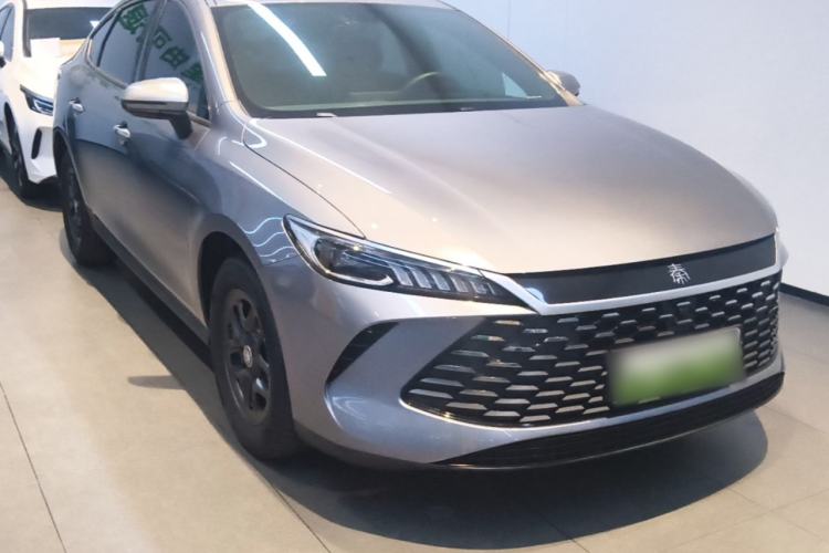 Used BYD Qin PLUS 2025 DM-i Smart Drive 55KM Leading Model Front Right 45 Deg